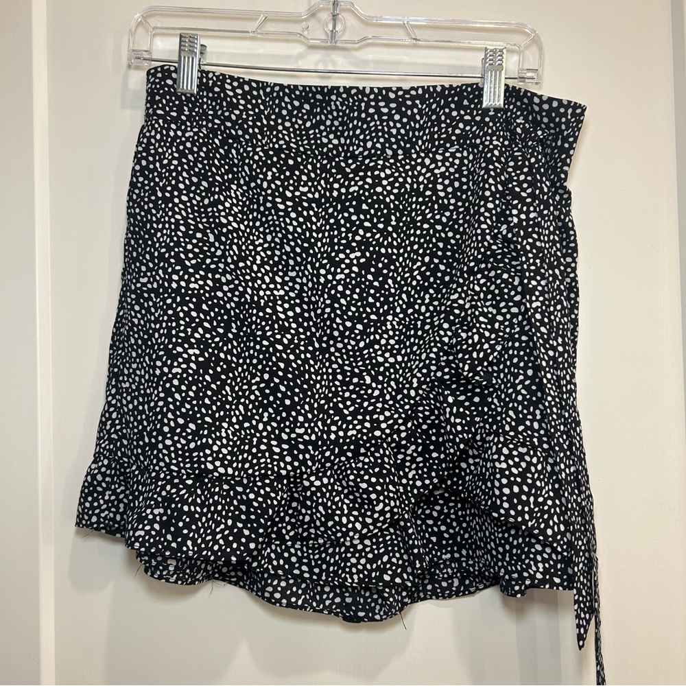Black and white skort